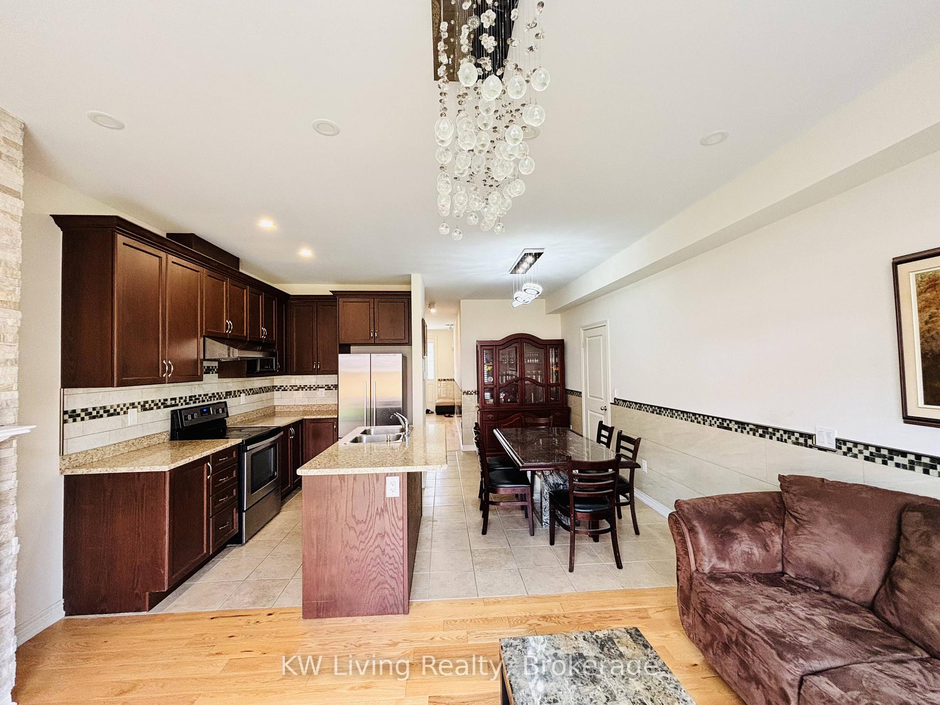 Photo 10 of 12 Rangemore Road, Brampton, Northwest Brampton — HOMEH