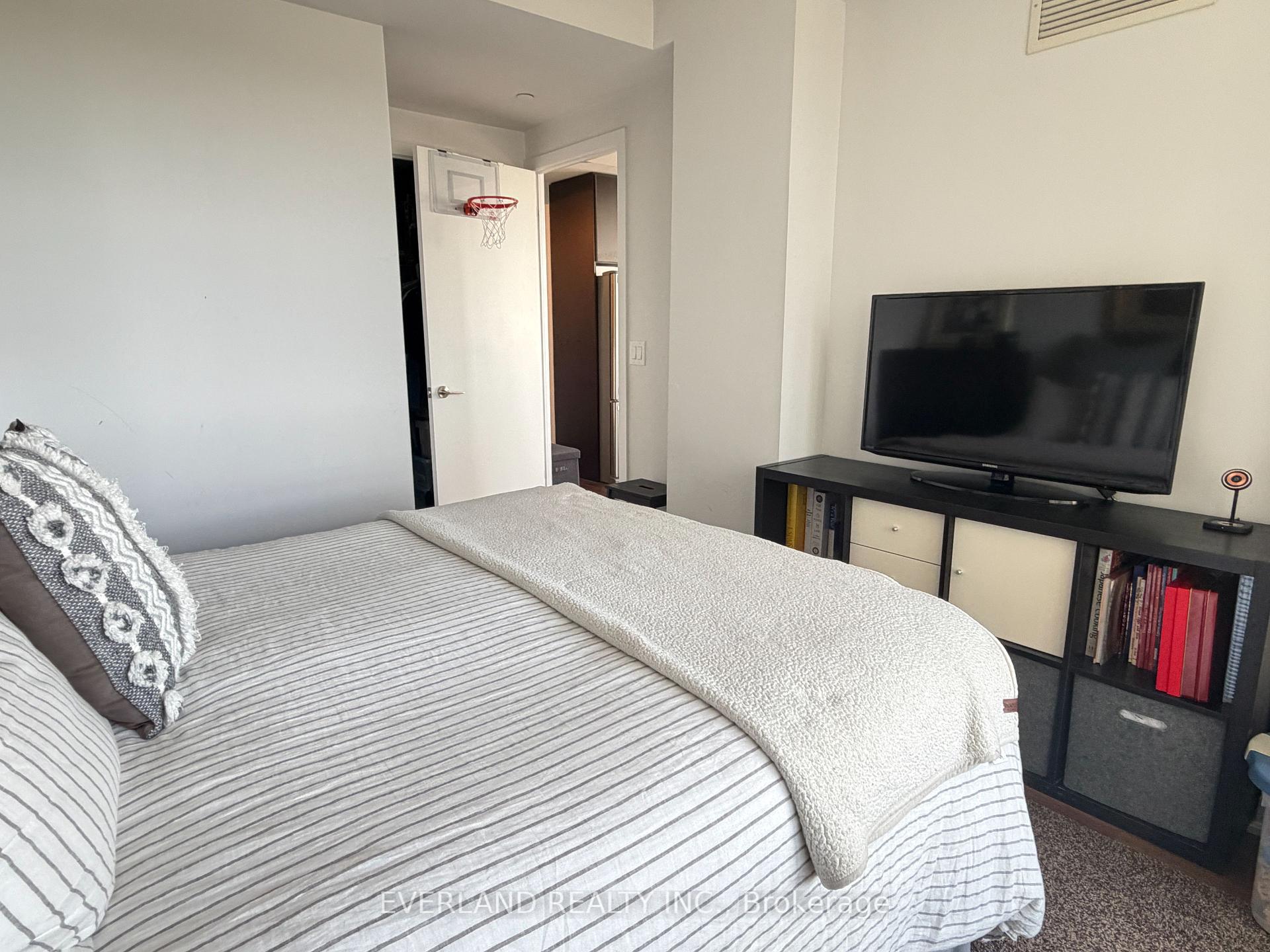 Photo 19 of Unit 707, 60 Berwick Avenue, Toronto, Yonge-Eglinton — HOMEH
