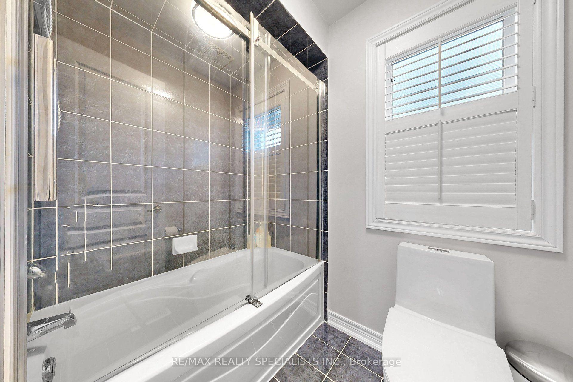 Photo 40 of 1239 Fox Crescent, Milton, Dempsey — HOMEH