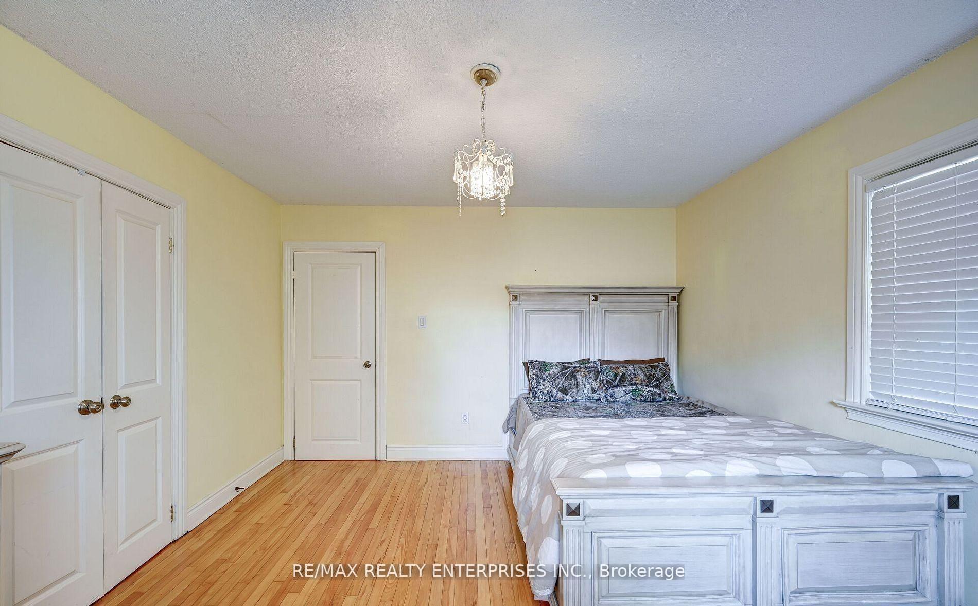 Photo 13 of 1235 Old River Road, Mississauga, Mineola — HOMEH