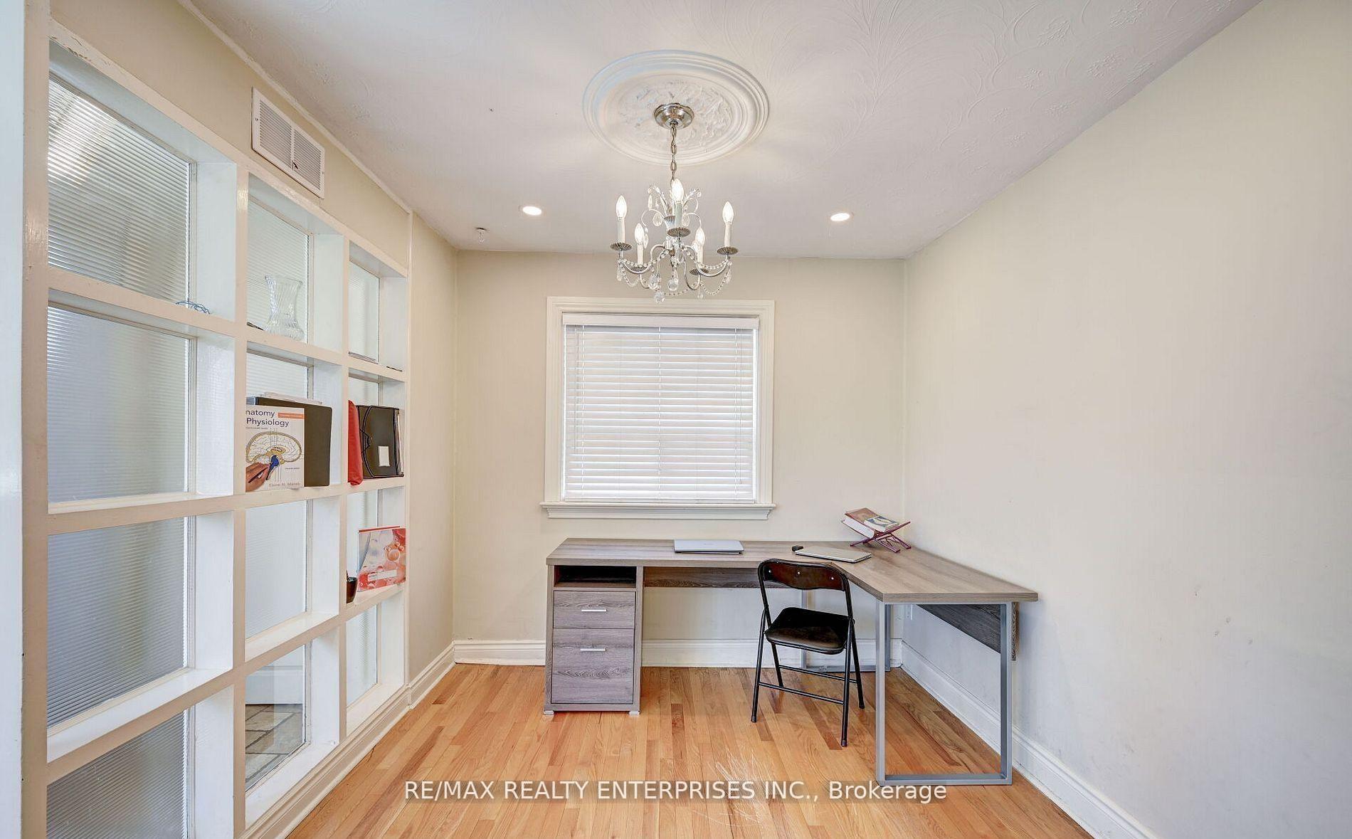 Photo 17 of 1235 Old River Road, Mississauga, Mineola — HOMEH