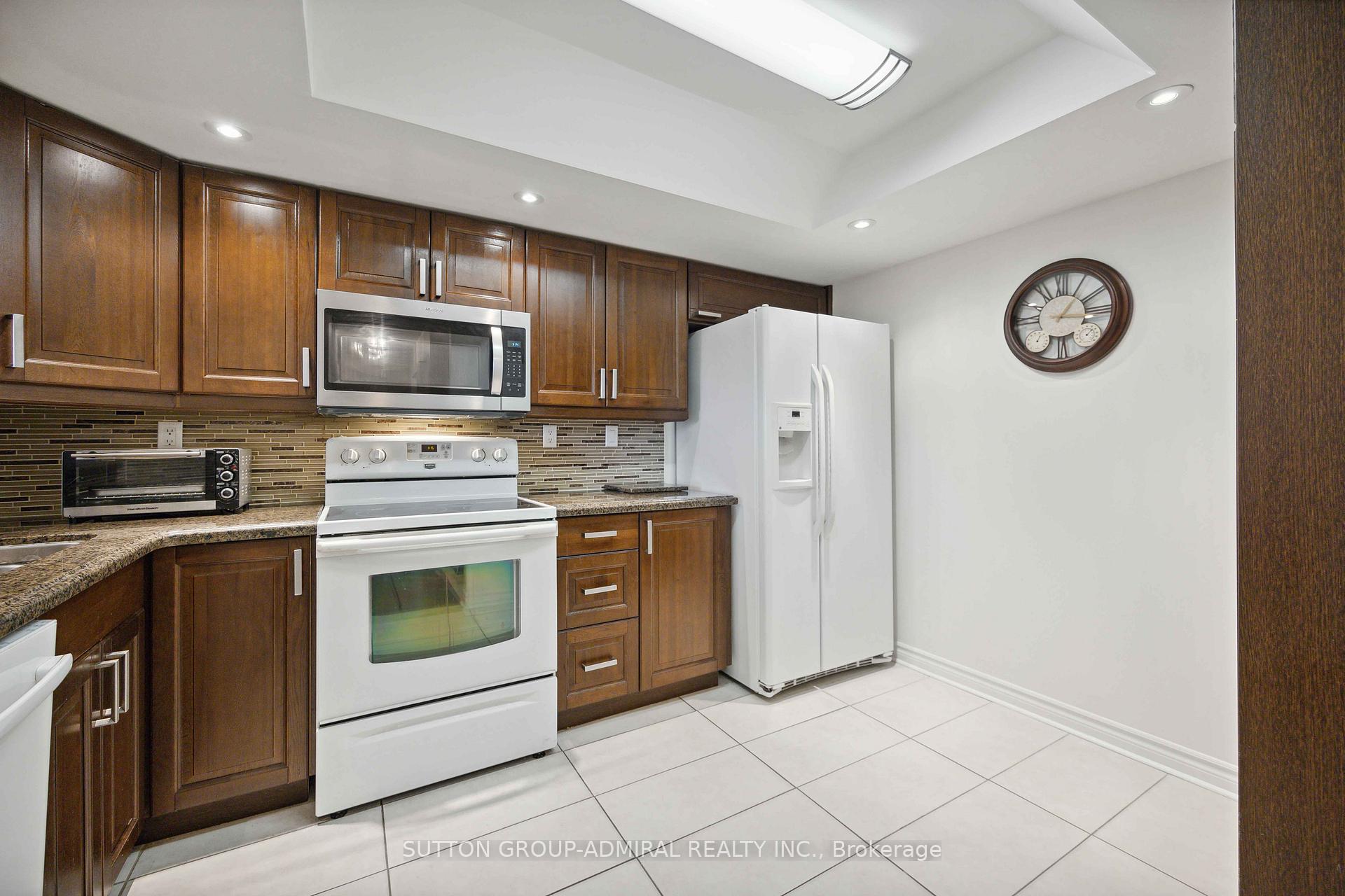 Photo 7 of Unit 1614, 7420 Bathurst Street, Vaughan, Brownridge — HOMEH