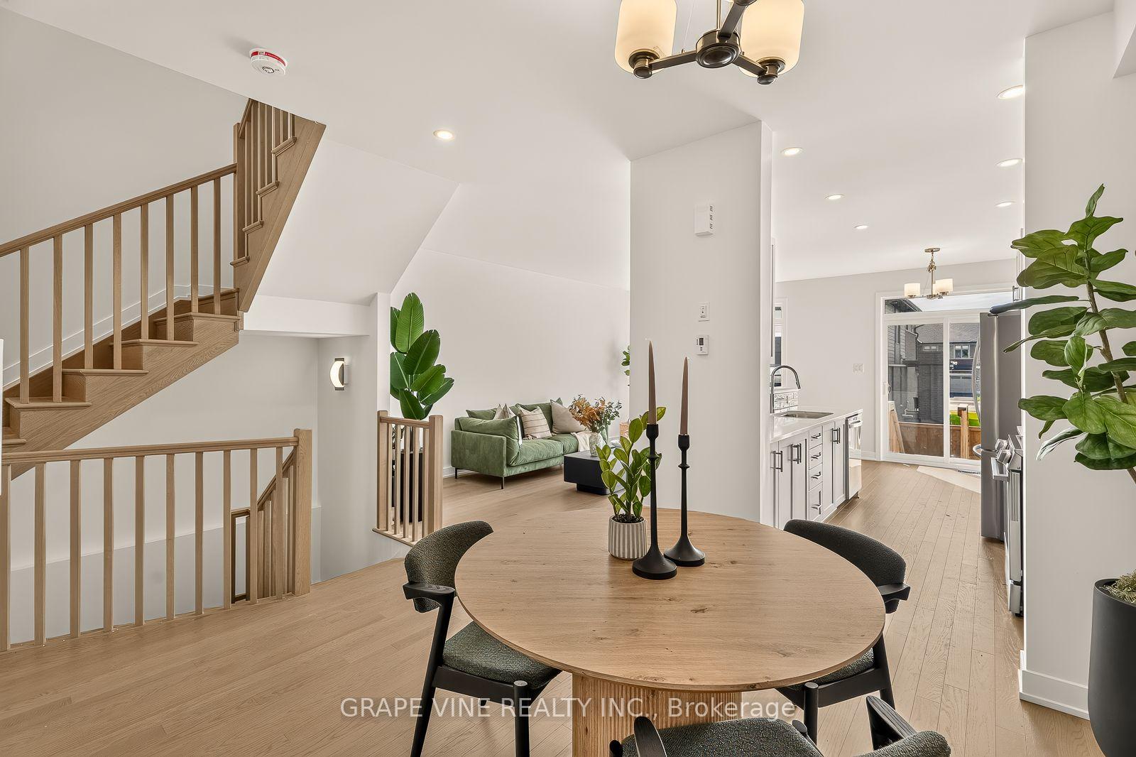 Photo 10 of 451 Haresfield Court, Ottawa, Riverside South/Gloucester Glen — HOMEH