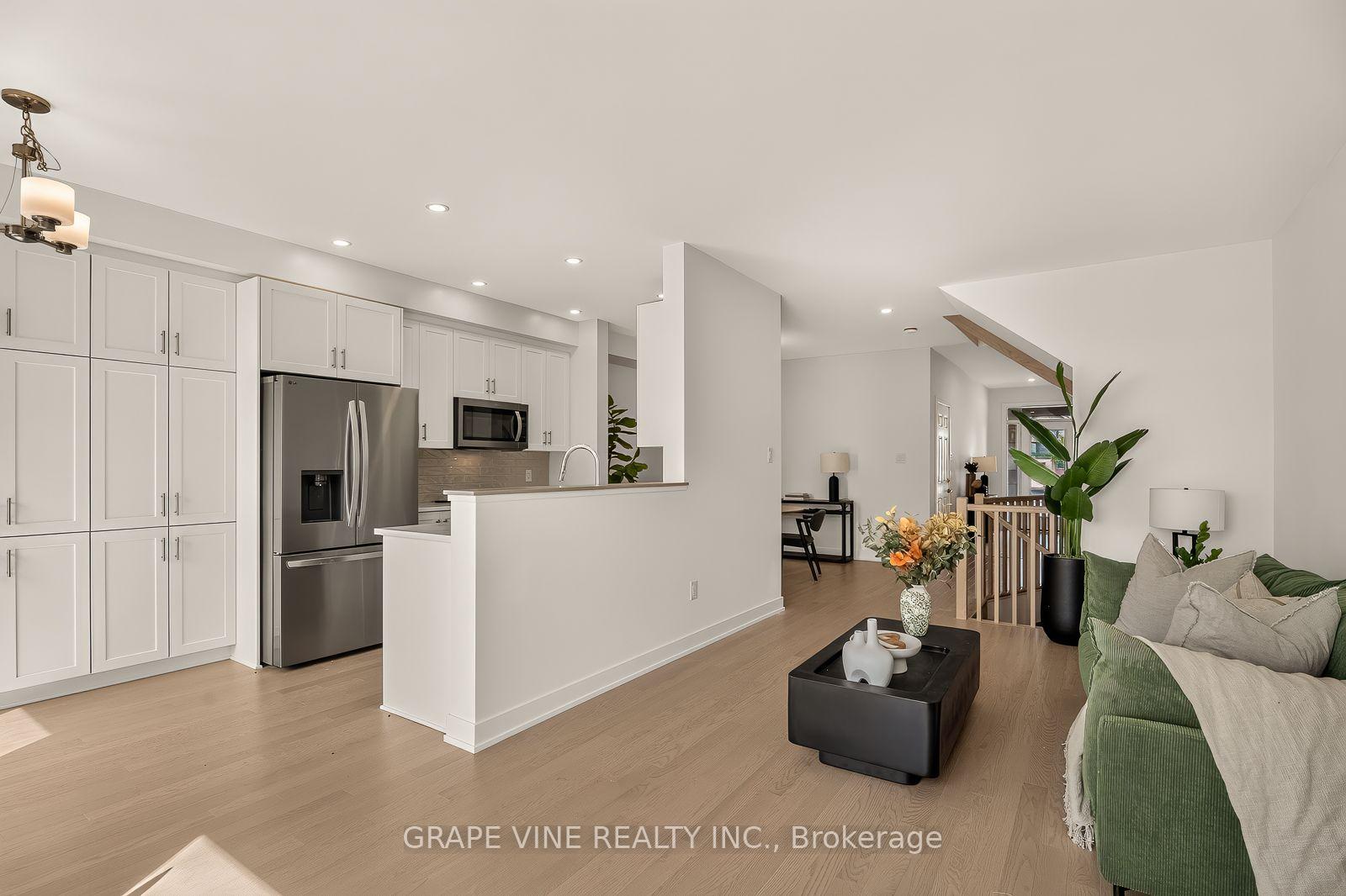 Photo 14 of 451 Haresfield Court, Ottawa, Riverside South/Gloucester Glen — HOMEH