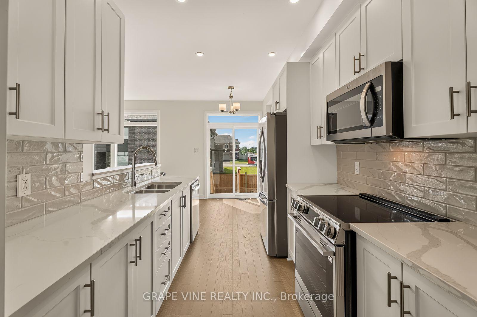 Photo 17 of 451 Haresfield Court, Ottawa, Riverside South/Gloucester Glen — HOMEH