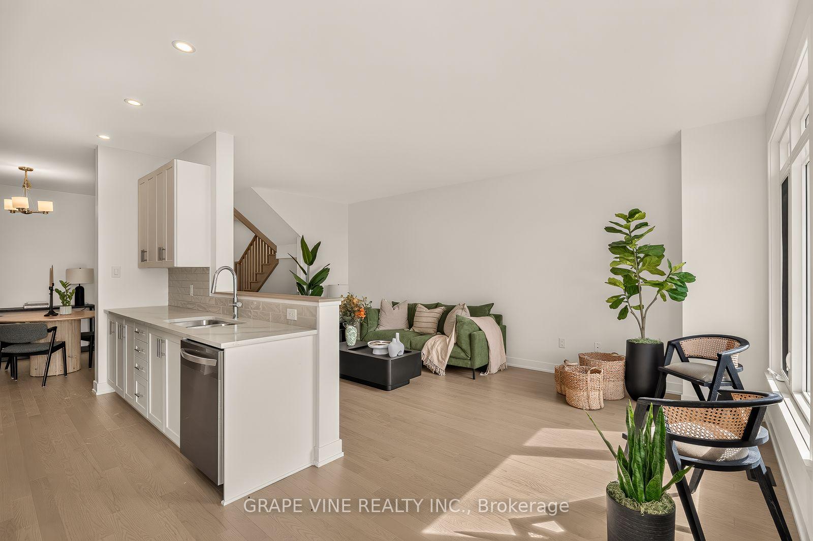 Photo 19 of 451 Haresfield Court, Ottawa, Riverside South/Gloucester Glen — HOMEH