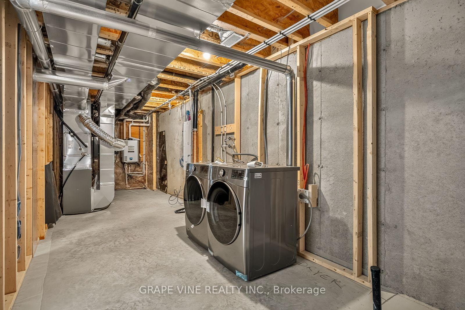 Photo 33 of 451 Haresfield Court, Ottawa, Riverside South/Gloucester Glen — HOMEH