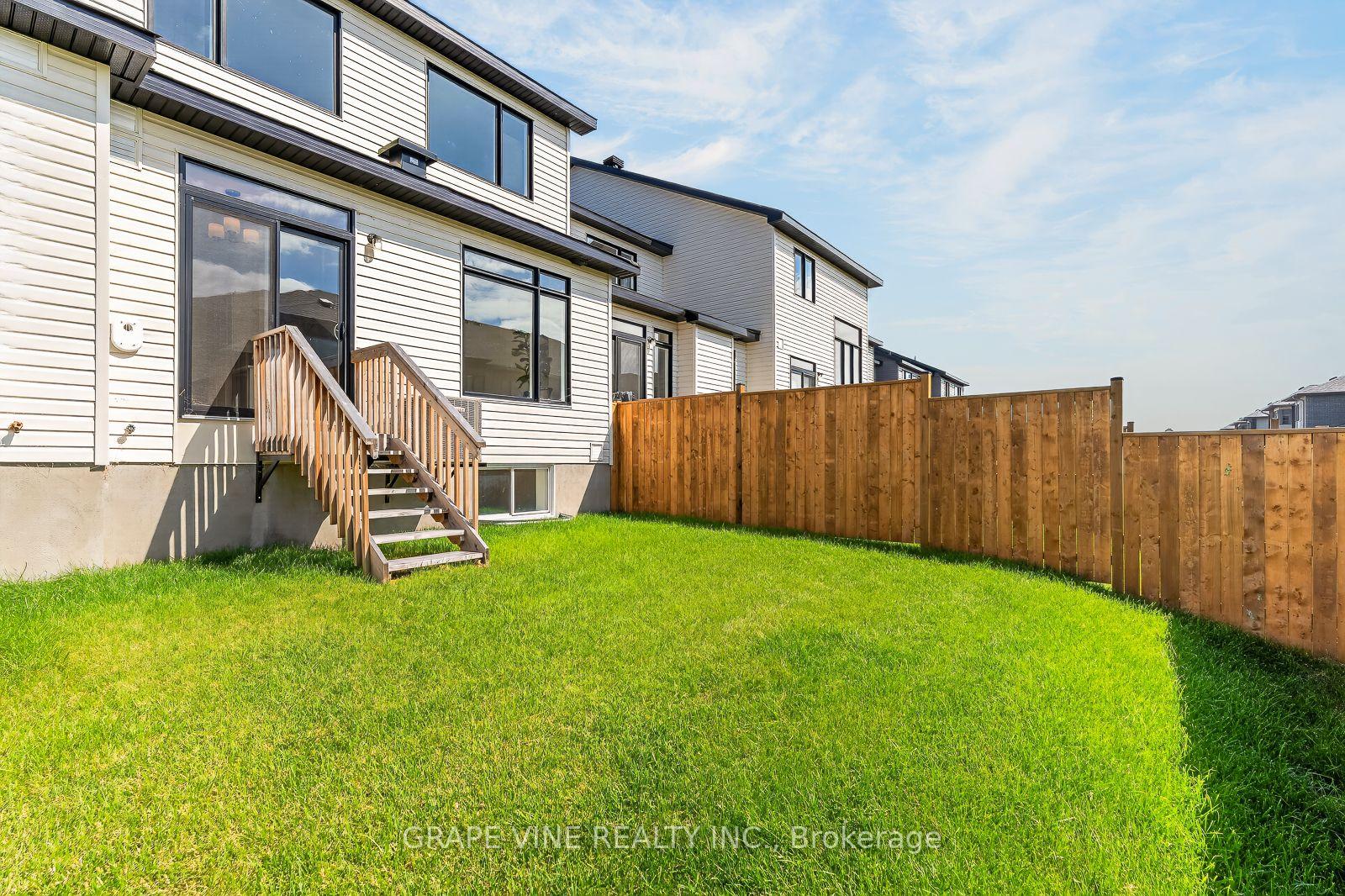 Photo 35 of 451 Haresfield Court, Ottawa, Riverside South/Gloucester Glen — HOMEH
