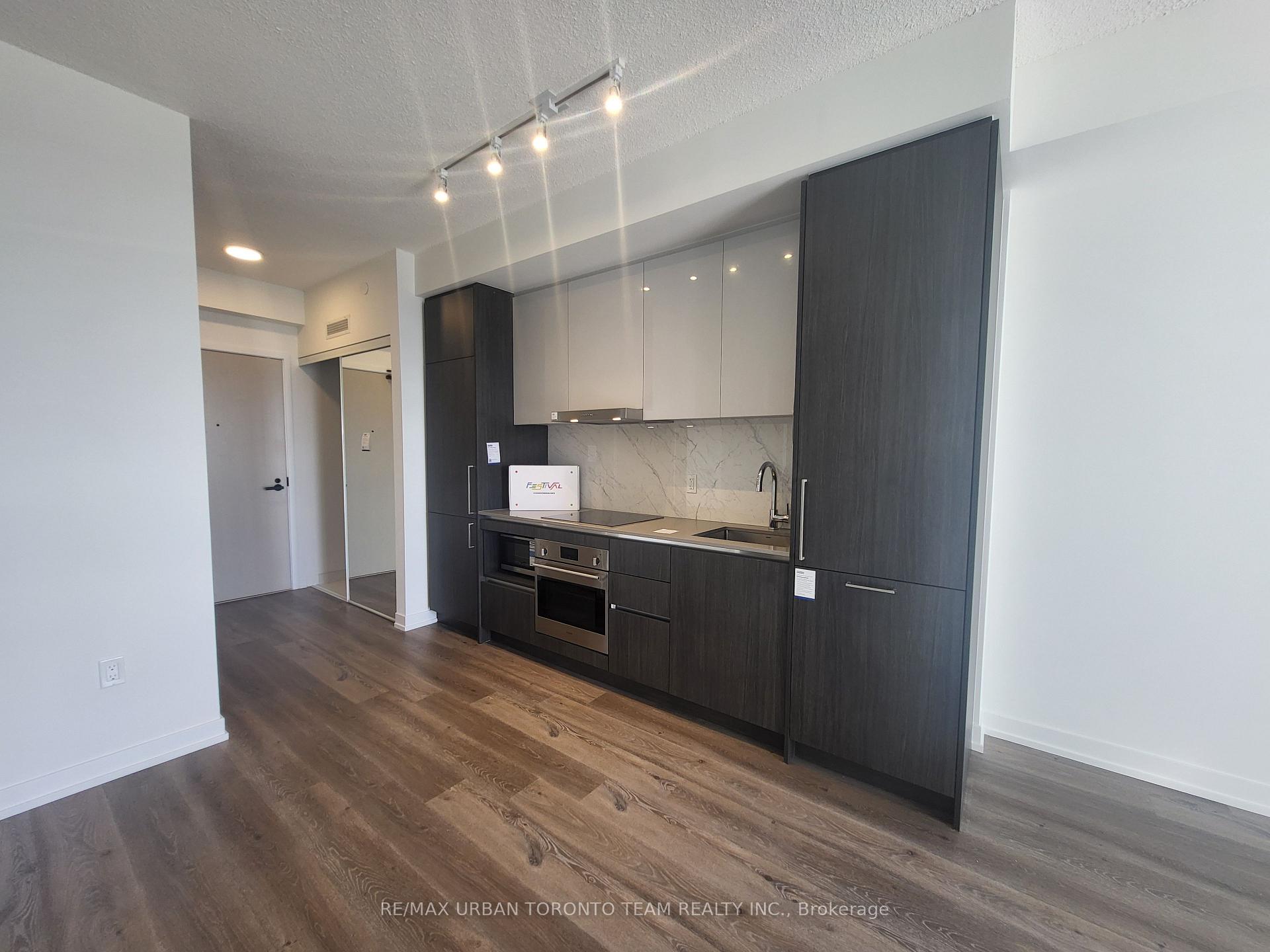 Photo 3 of Unit 3905, 225 Commerce Street, Vaughan, Vaughan Corporate Centre — HOMEH