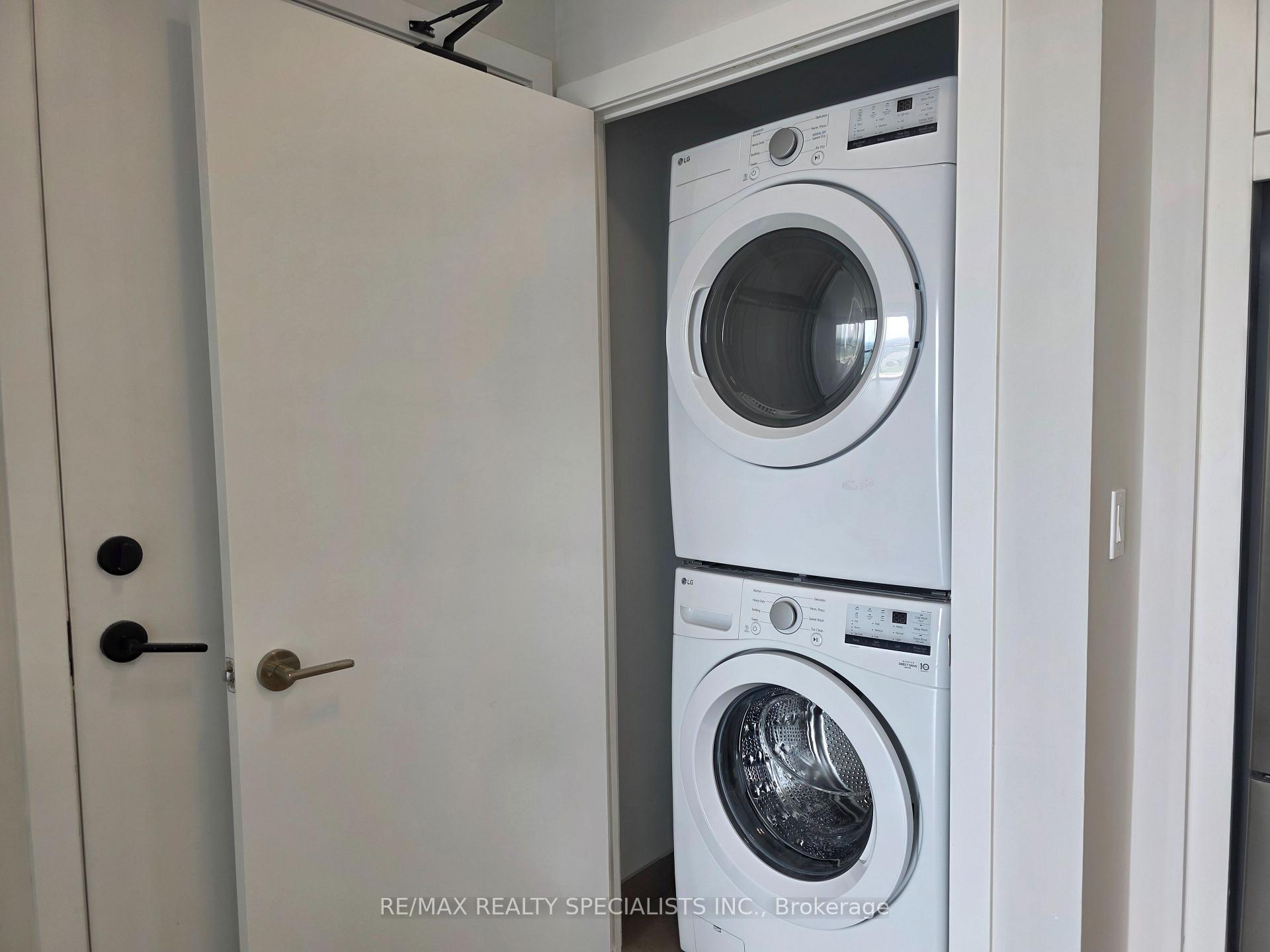 Photo 13 of Unit 1407, 430 Square One Drive, Mississauga, City Centre — HOMEH
