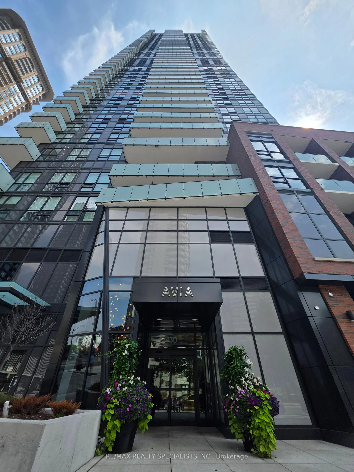 Photo 2 of Unit 1407, 430 Square One Drive, Mississauga, City Centre — HOMEH
