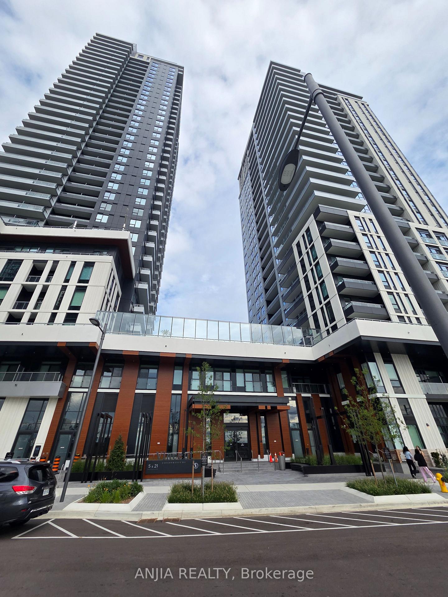 Photo 1 of Unit 1509, 5 Meadowdale Road, Vaughan, Vaughan Corporate Centre — HOMEH