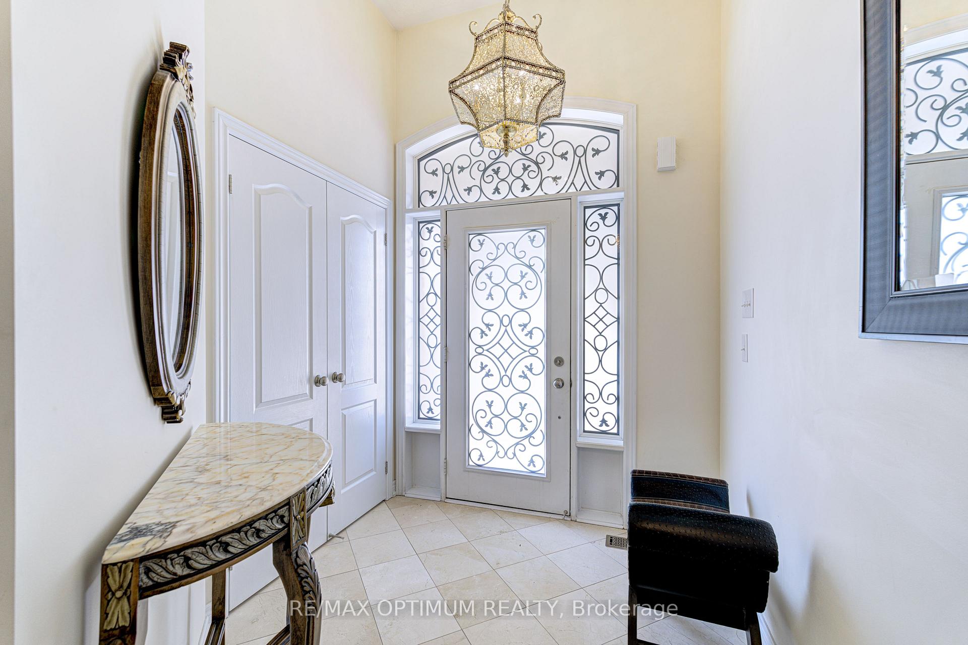 Photo 5 of 60 Impulse Circle, Brampton, Credit Valley — HOMEH