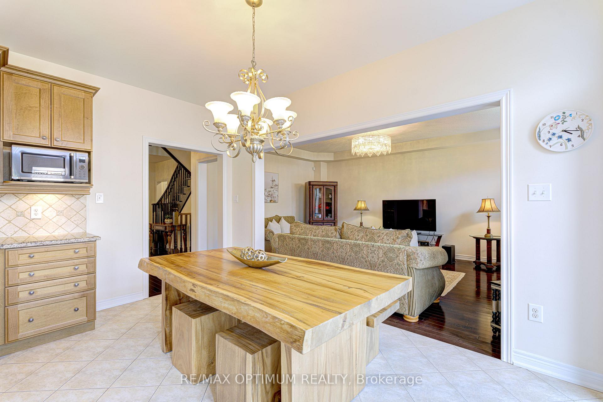 Photo 16 of 60 Impulse Circle, Brampton, Credit Valley — HOMEH