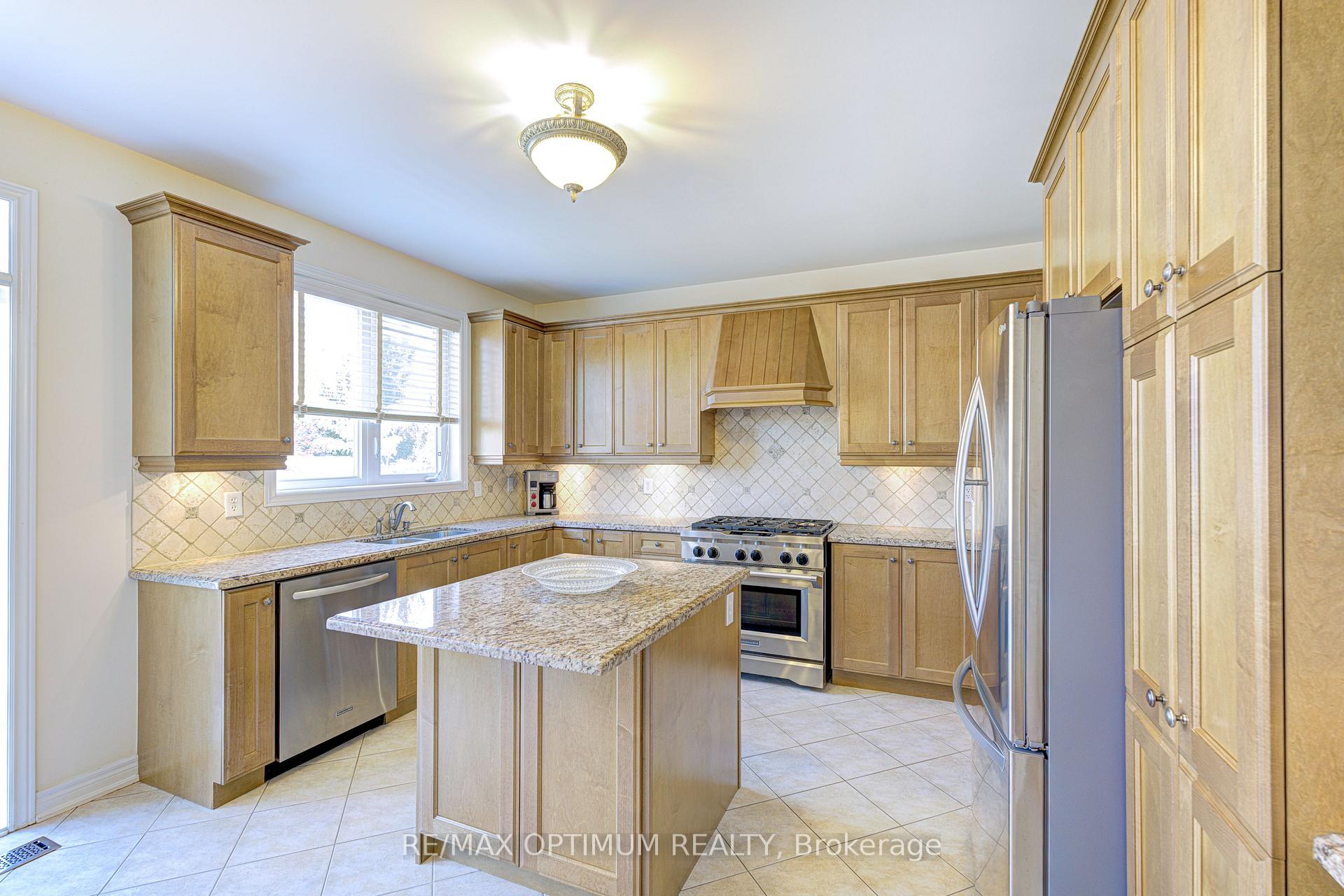 Photo 17 of 60 Impulse Circle, Brampton, Credit Valley — HOMEH