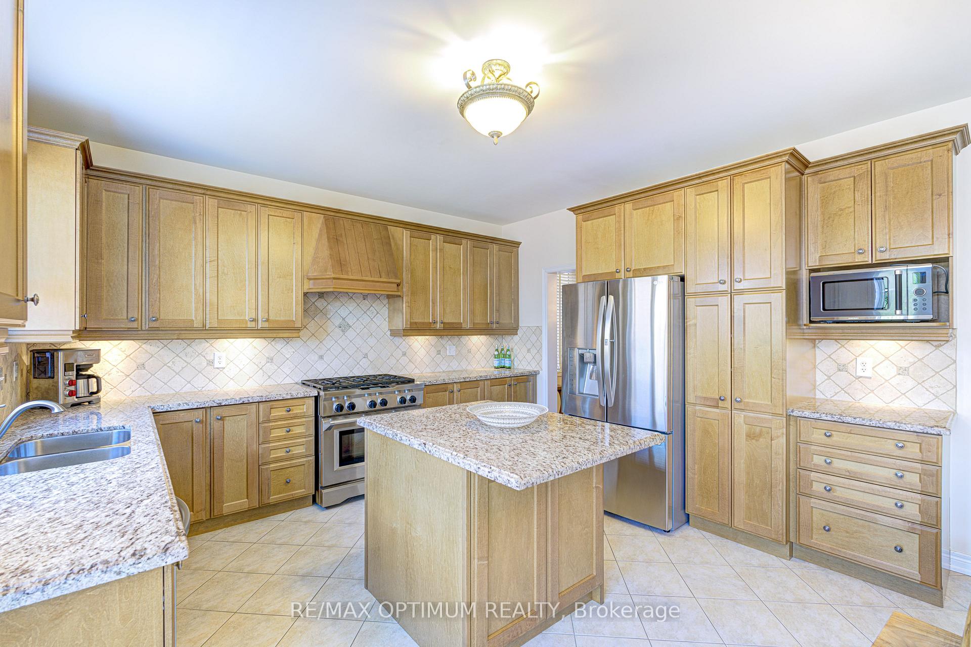 Photo 18 of 60 Impulse Circle, Brampton, Credit Valley — HOMEH