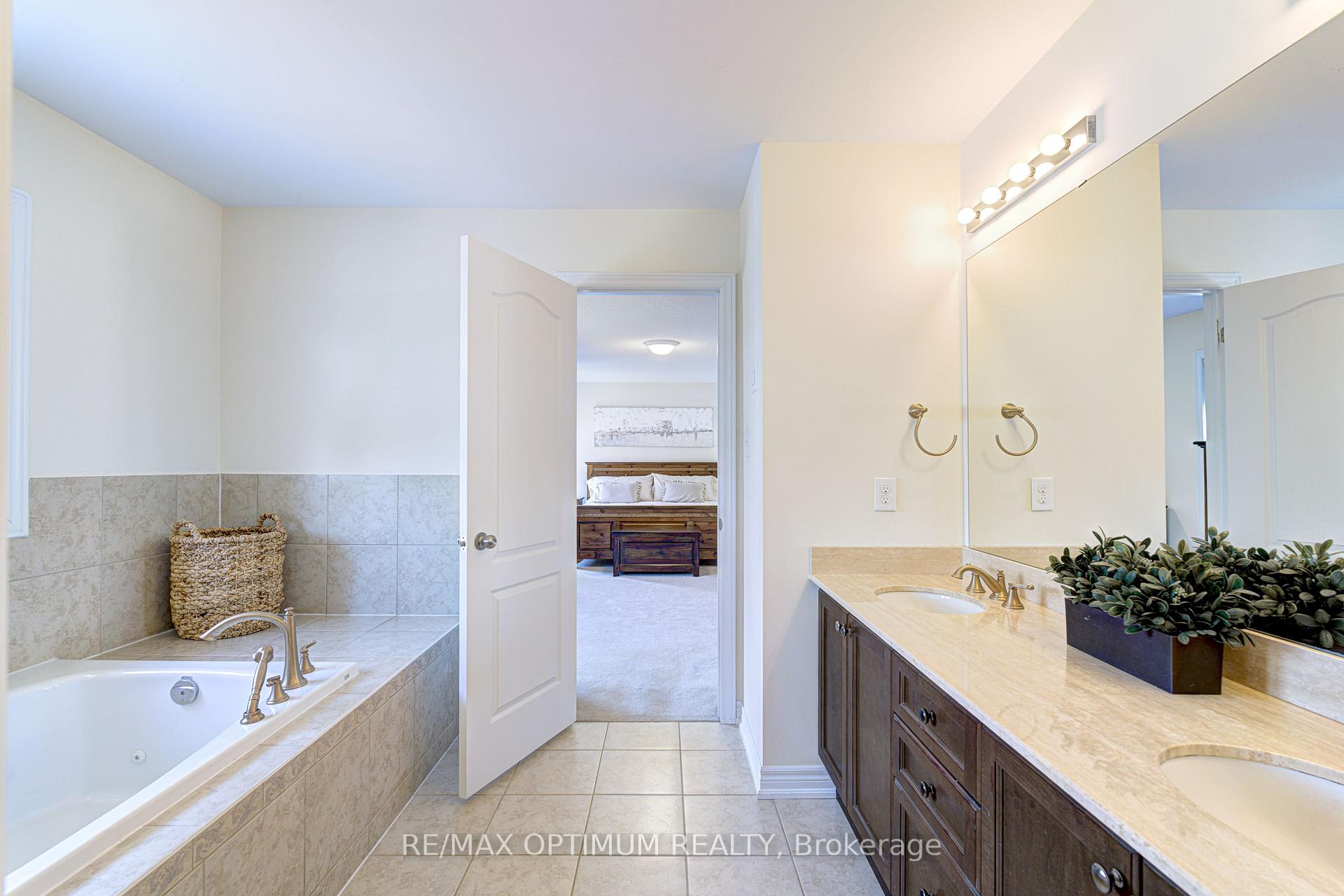 Photo 25 of 60 Impulse Circle, Brampton, Credit Valley — HOMEH