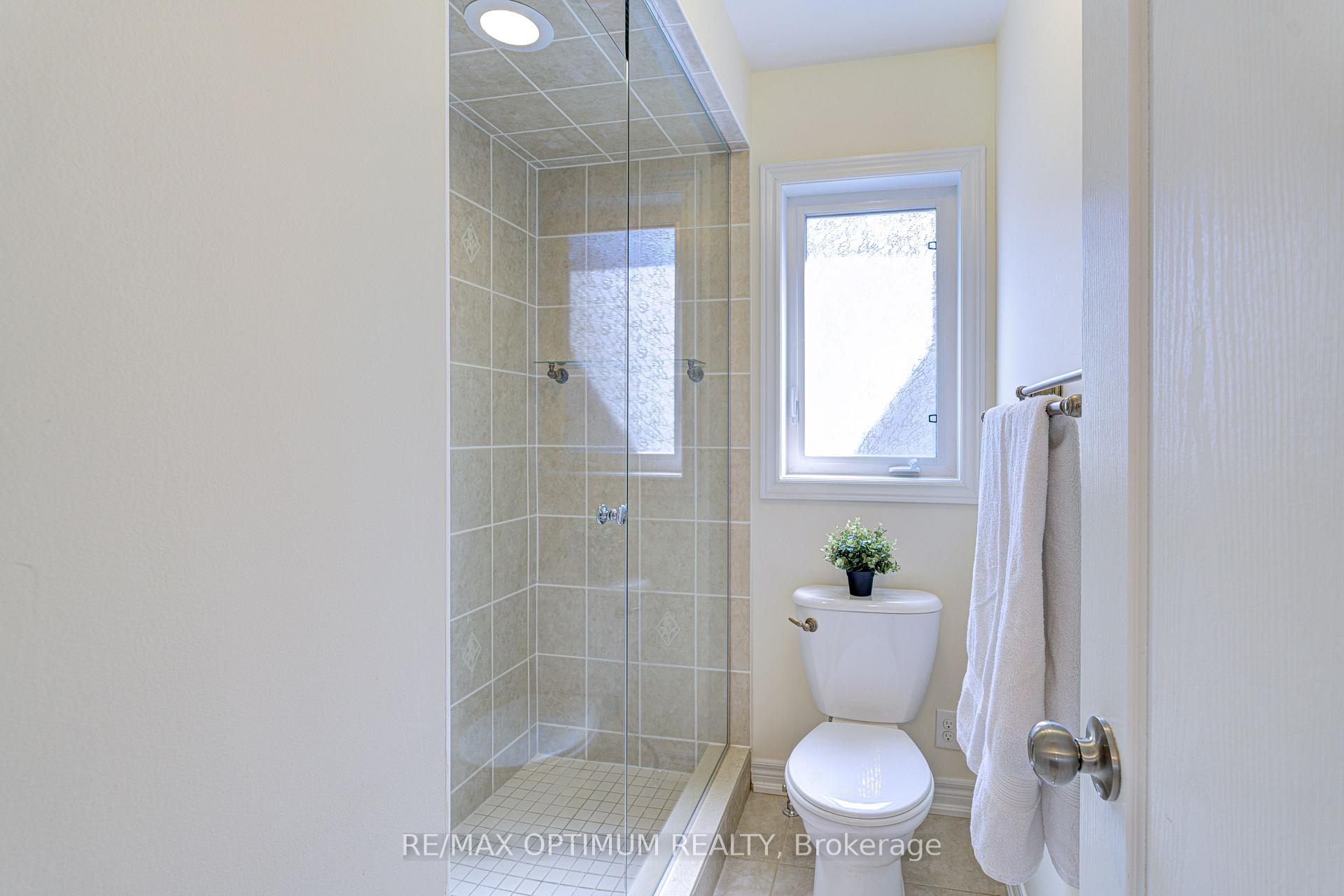 Photo 34 of 60 Impulse Circle, Brampton, Credit Valley — HOMEH