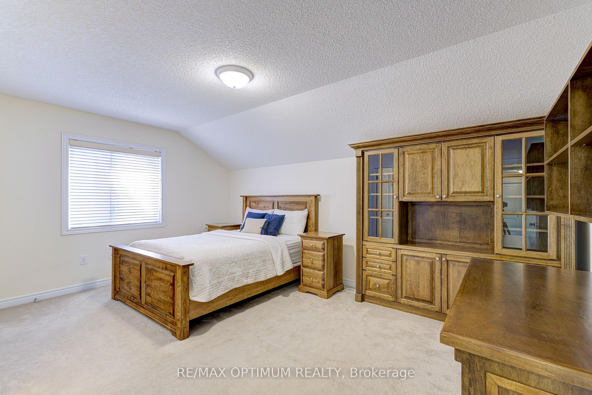 Photo 35 of 60 Impulse Circle, Brampton, Credit Valley — HOMEH