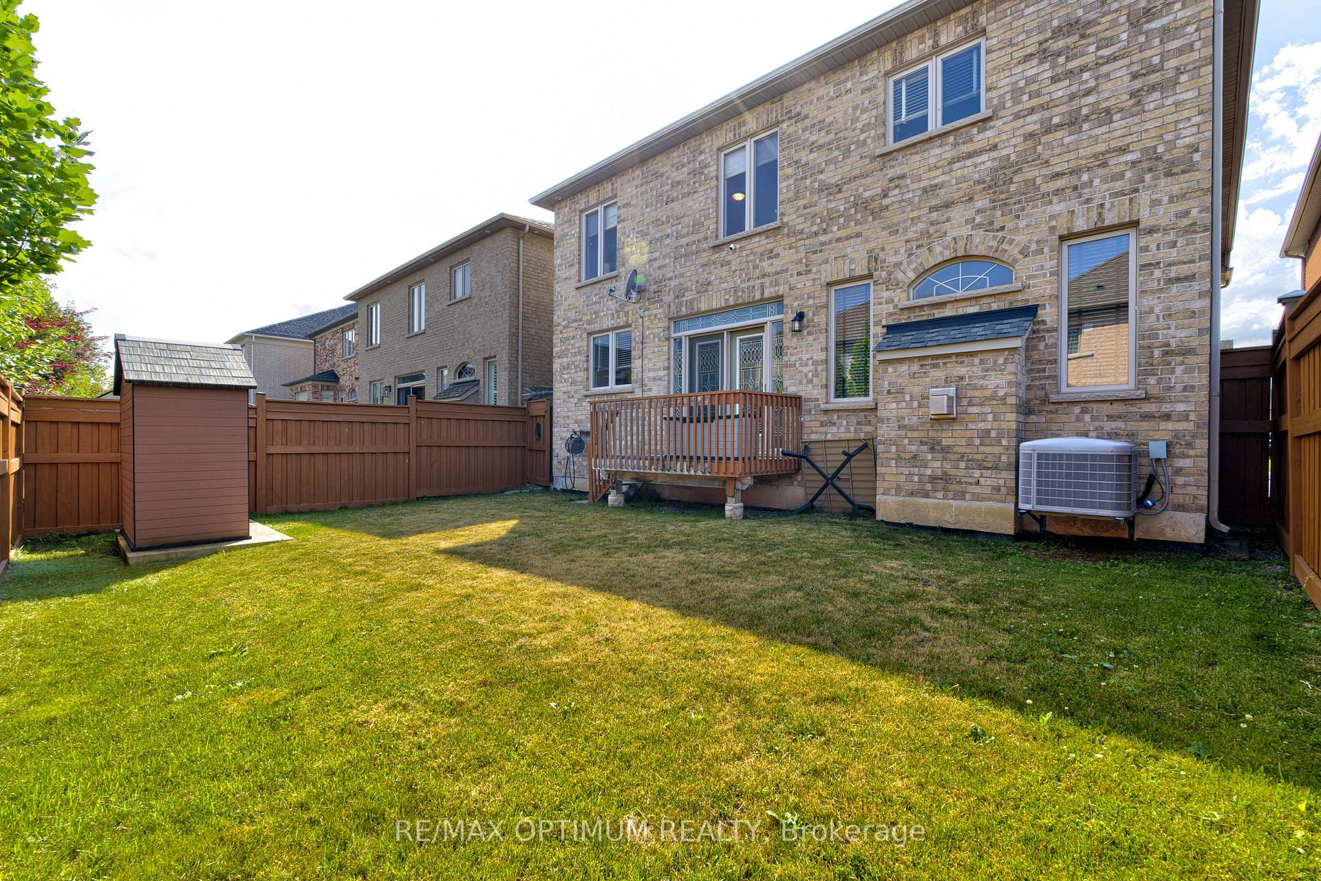 Photo 42 of 60 Impulse Circle, Brampton, Credit Valley — HOMEH