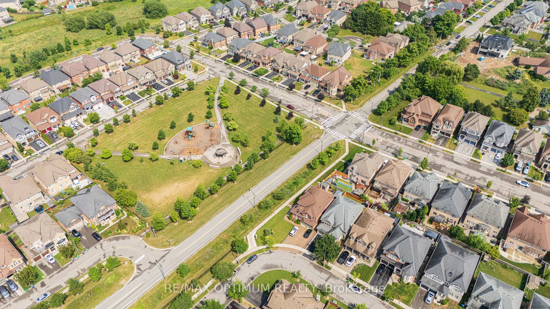 Photo 46 of 60 Impulse Circle, Brampton, Credit Valley — HOMEH