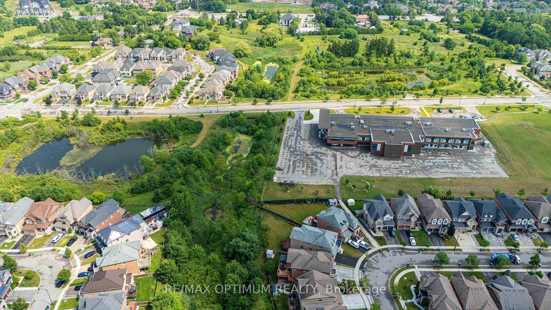 Photo 48 of 60 Impulse Circle, Brampton, Credit Valley — HOMEH