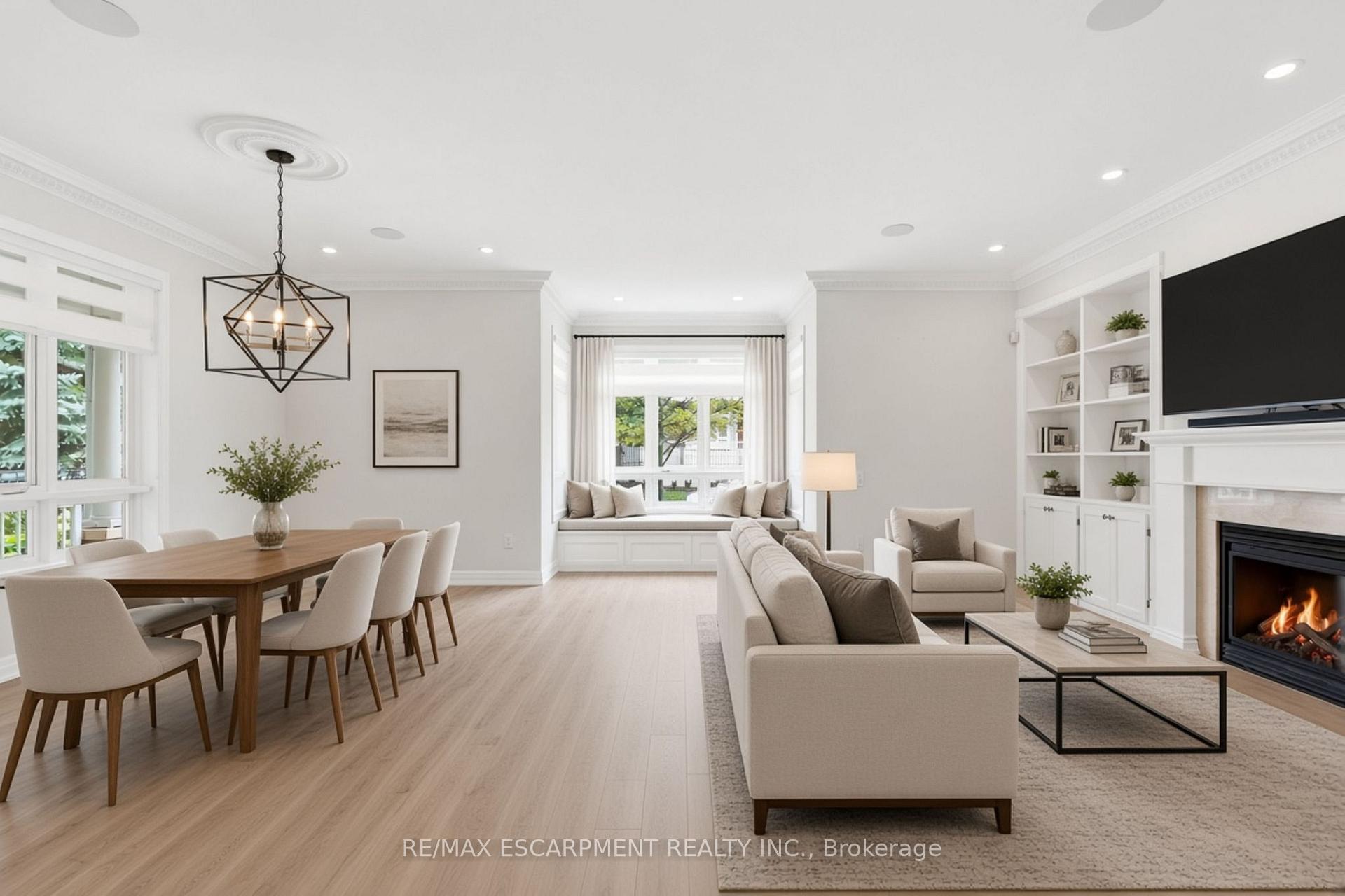 Photo 4 of 36 Compass Way, Mississauga, Port Credit — HOMEH