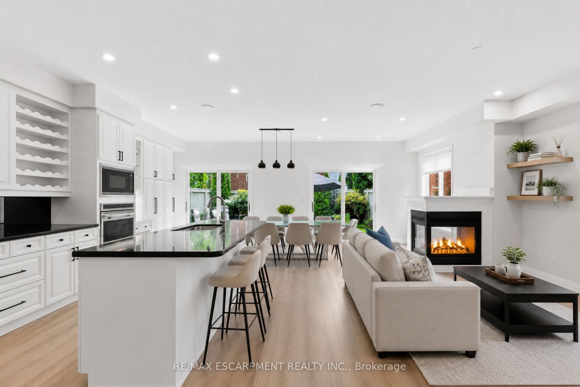 Photo 5 of 36 Compass Way, Mississauga, Port Credit — HOMEH
