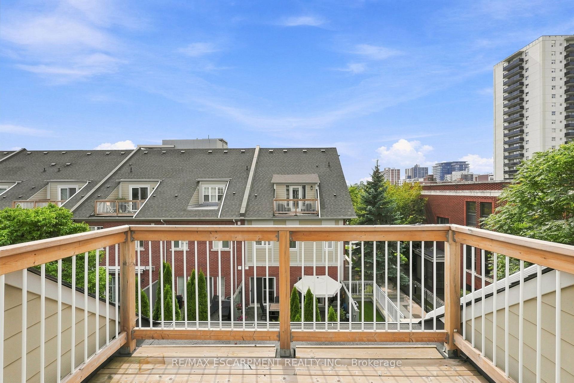 Photo 15 of 36 Compass Way, Mississauga, Port Credit — HOMEH