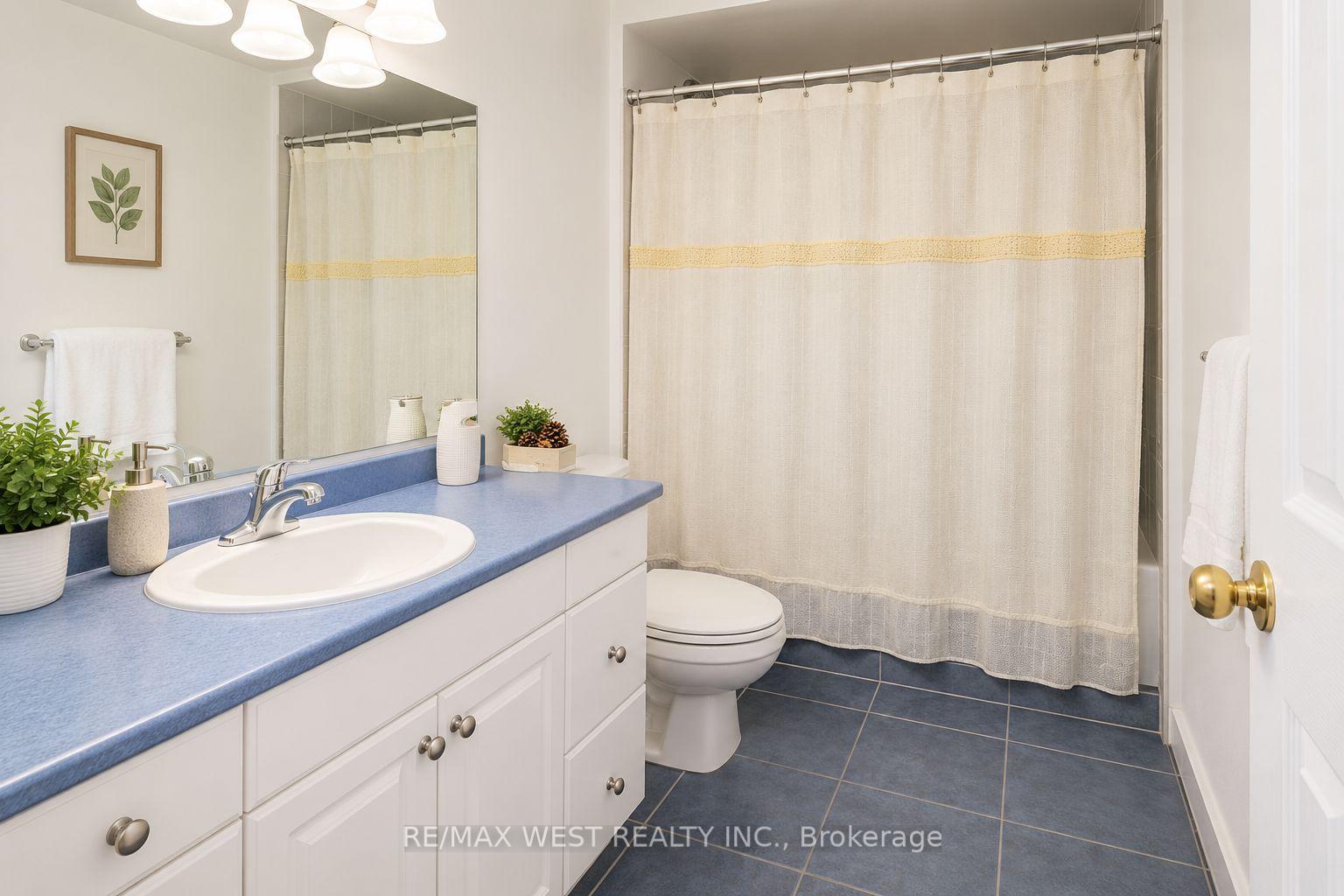 Photo 7 of 3538 Bannerhill Avenue, Mississauga, Applewood — HOMEH