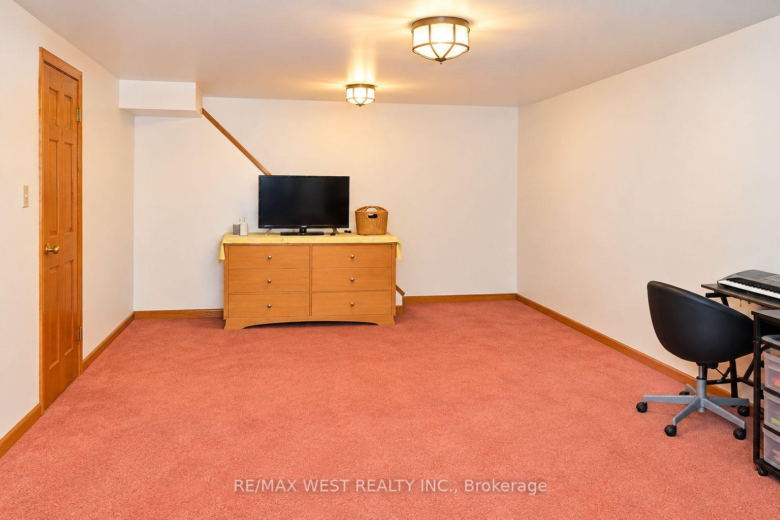 Photo 10 of 3538 Bannerhill Avenue, Mississauga, Applewood — HOMEH