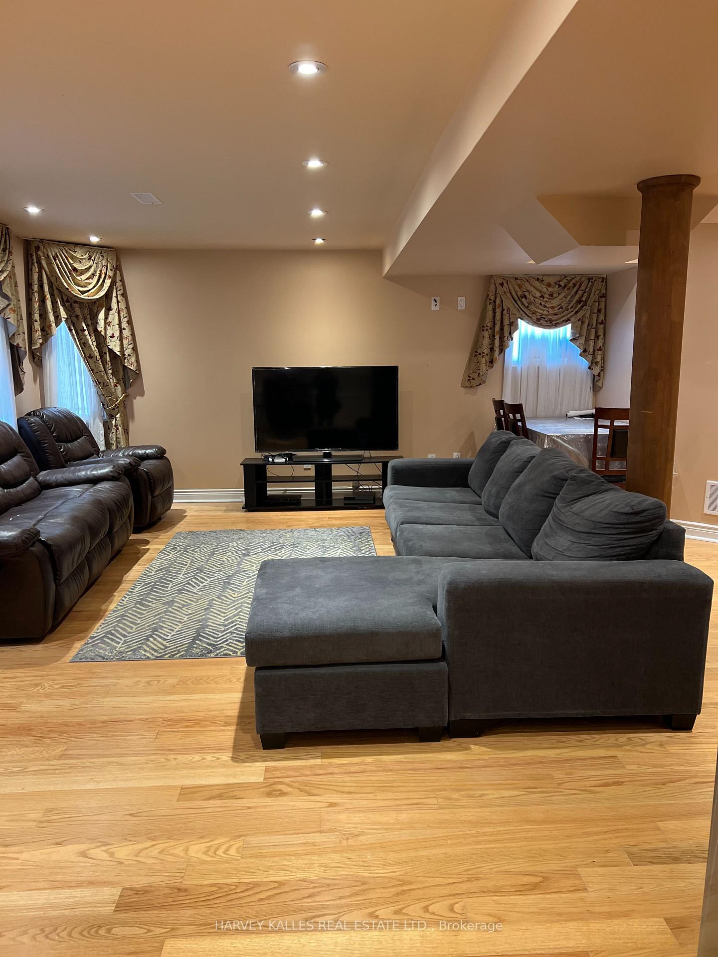 Photo 12 of Unit Bsmt, 44 Ann Louise Crescent, Markham, Cedarwood — HOMEH