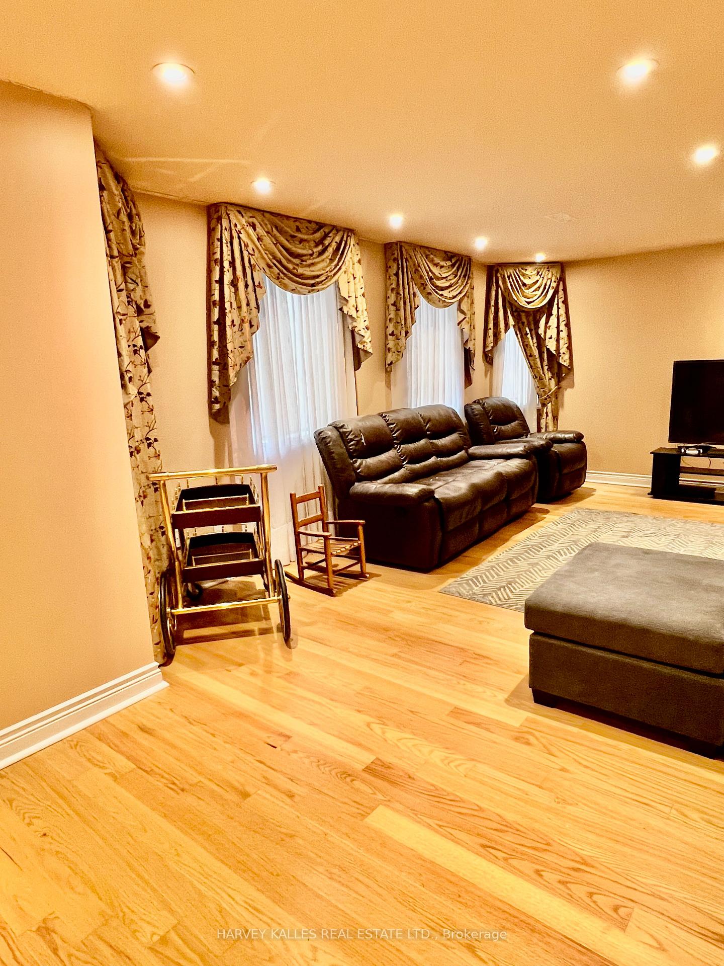 Photo 15 of Unit Bsmt, 44 Ann Louise Crescent, Markham, Cedarwood — HOMEH