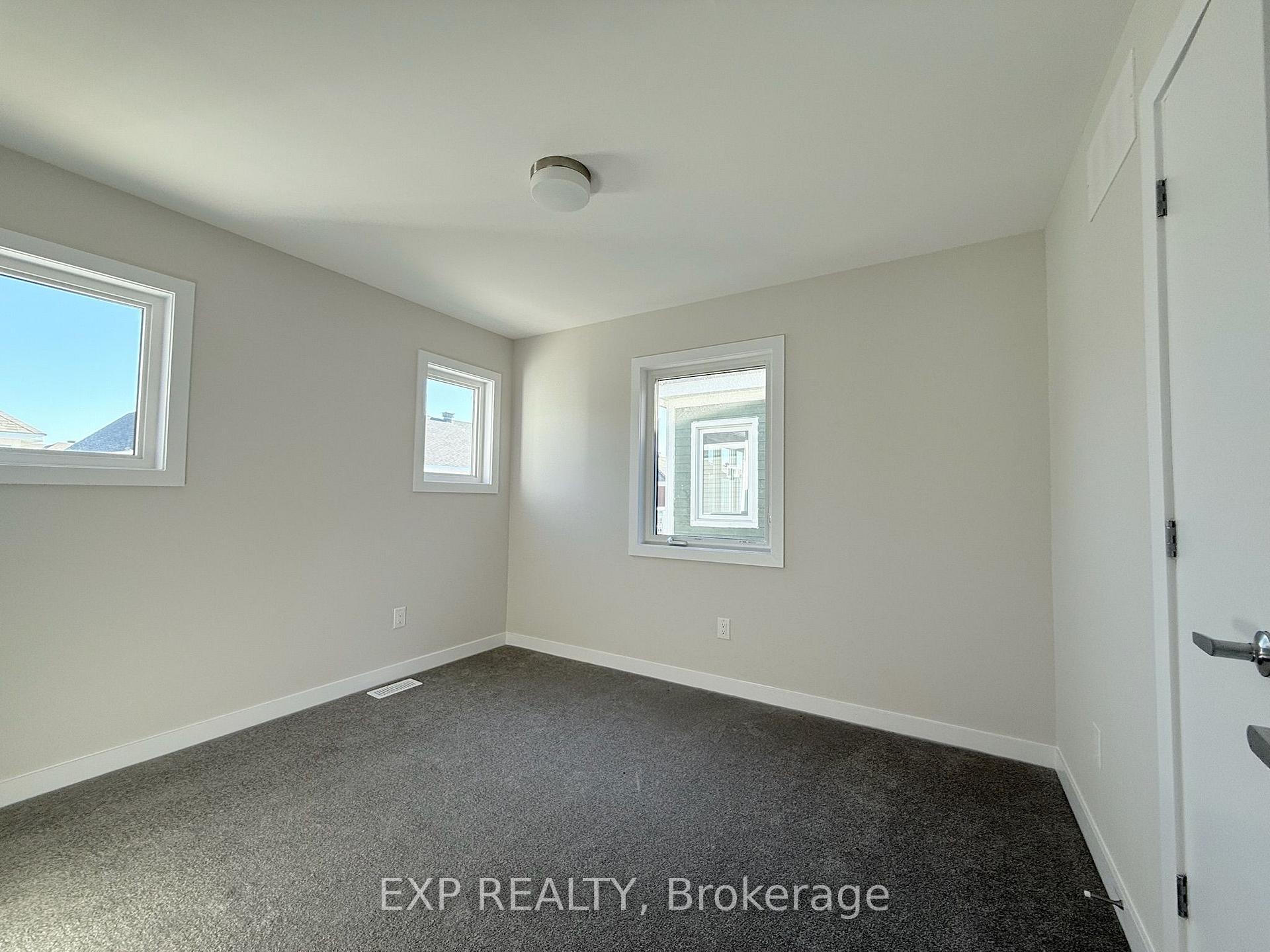 Photo 7 of 538 Oldenburg Avenue, Ottawa, Btwn Franktown Rd. & Fallowfield Rd. — HOMEH