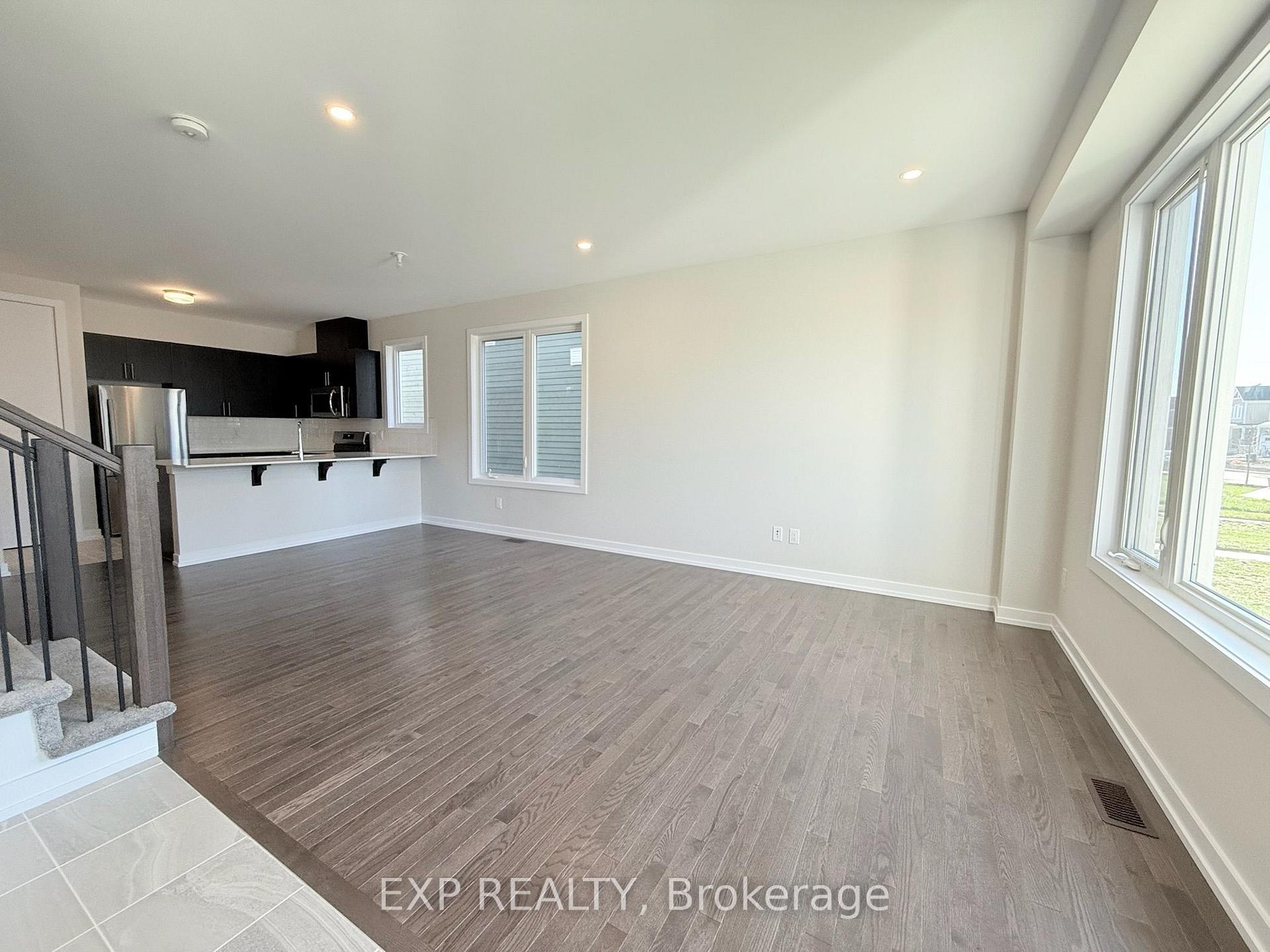 Photo 10 of 538 Oldenburg Avenue, Ottawa, Btwn Franktown Rd. & Fallowfield Rd. — HOMEH