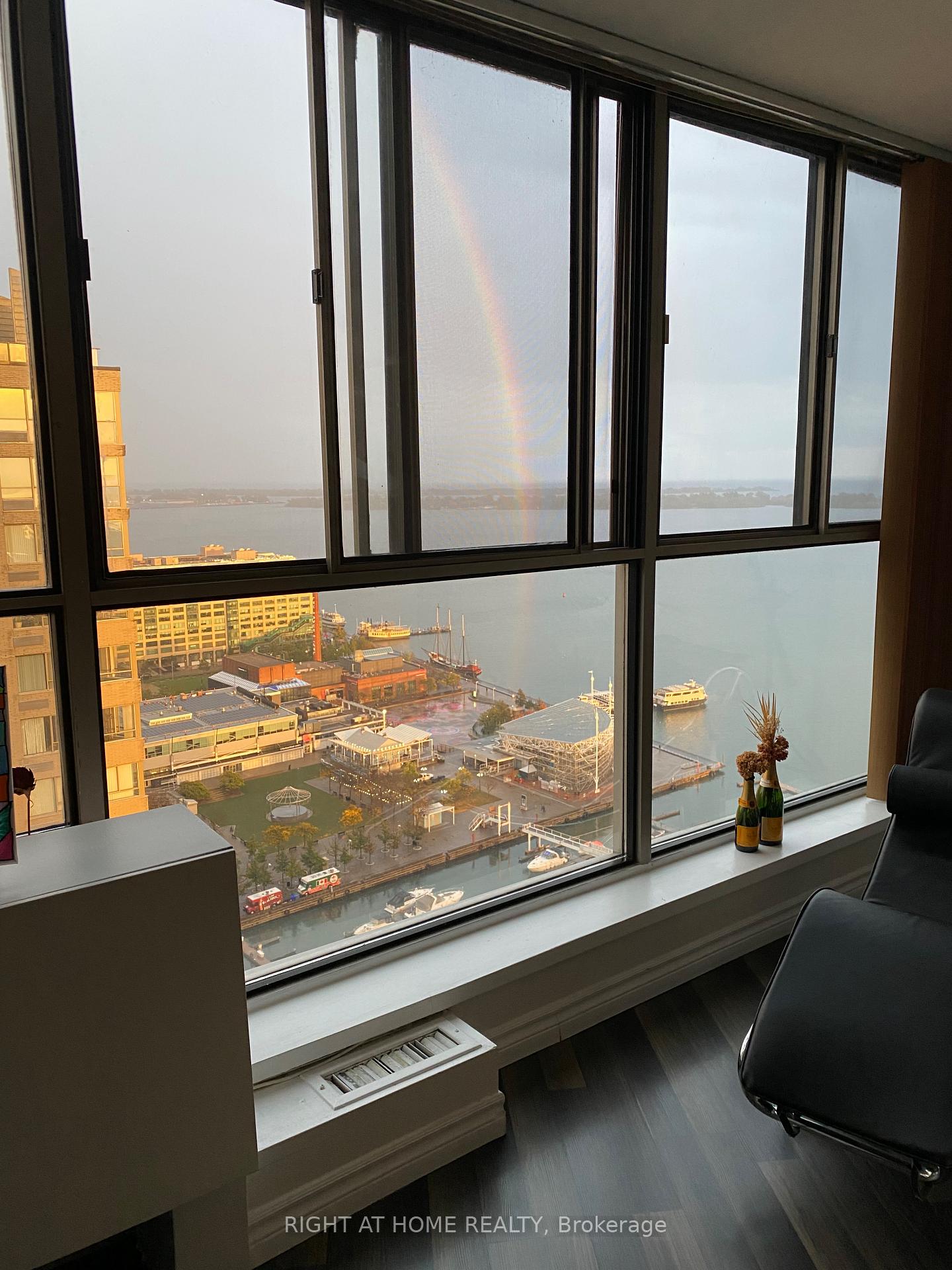Photo 6 of Unit 3008, 270 Queens Quay, Toronto, Waterfront Communities — HOMEH