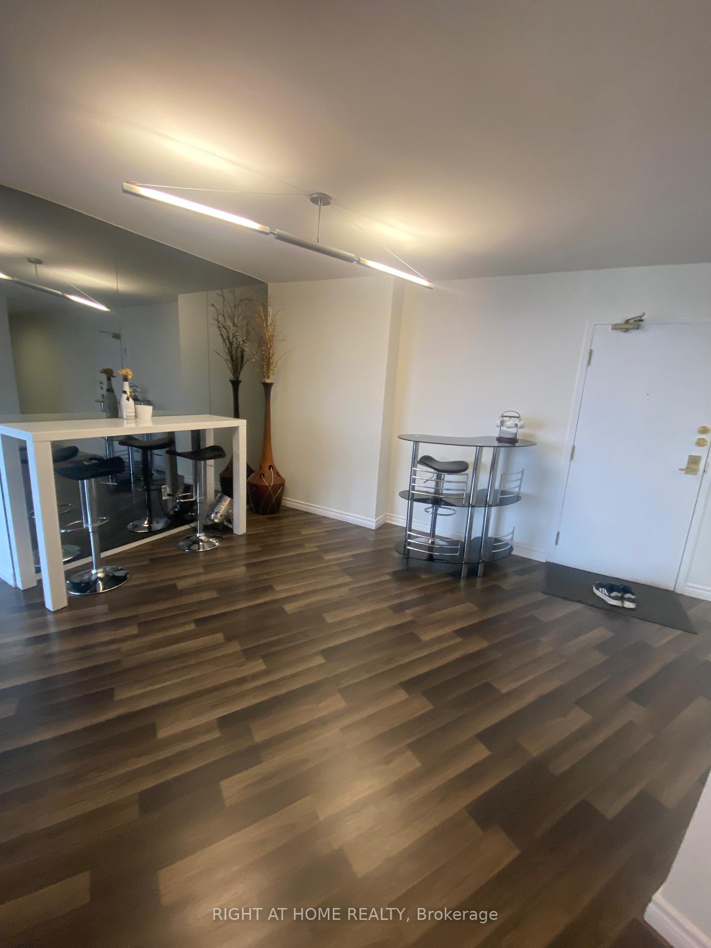 Photo 11 of Unit 3008, 270 Queens Quay, Toronto, Waterfront Communities — HOMEH