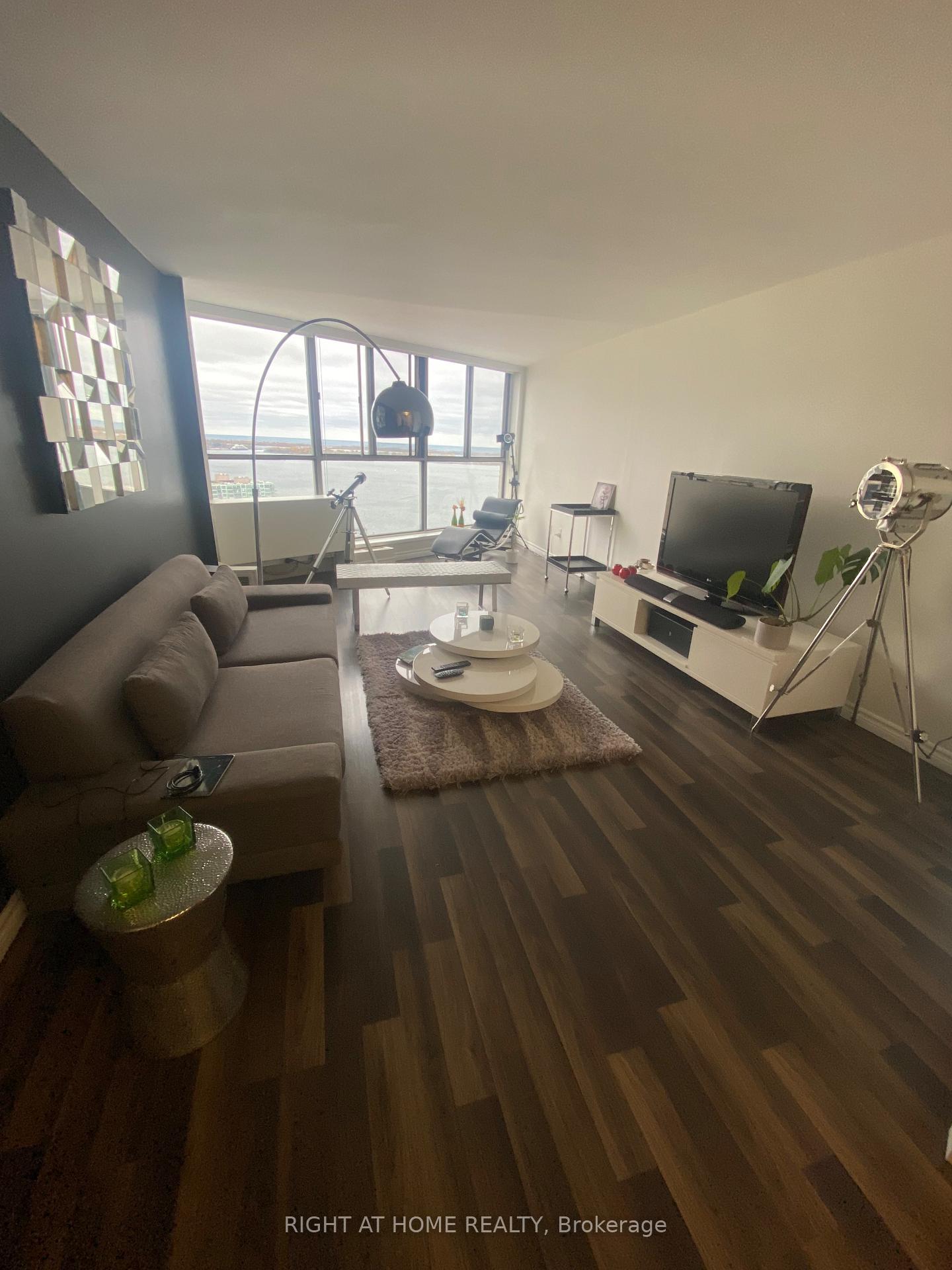 Photo 13 of Unit 3008, 270 Queens Quay, Toronto, Waterfront Communities — HOMEH