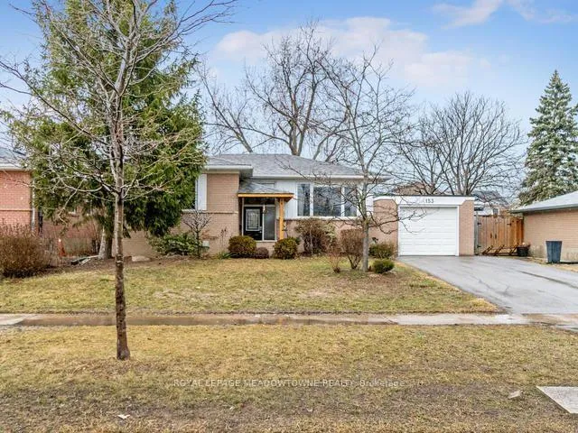 Photo 3 of 153 Delrex Boulevard, Halton Hills, Georgetown — HOMEH