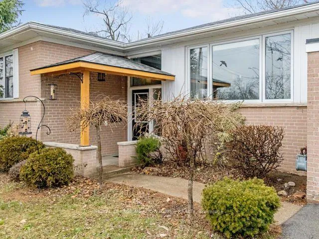 Photo 4 of 153 Delrex Boulevard, Halton Hills, Georgetown — HOMEH