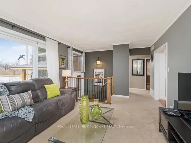 Photo 7 of 153 Delrex Boulevard, Halton Hills, Georgetown — HOMEH