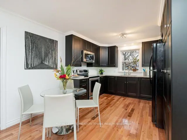 Photo 8 of 153 Delrex Boulevard, Halton Hills, Georgetown — HOMEH