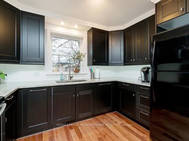 Photo 10 of 153 Delrex Boulevard, Halton Hills, Georgetown — HOMEH