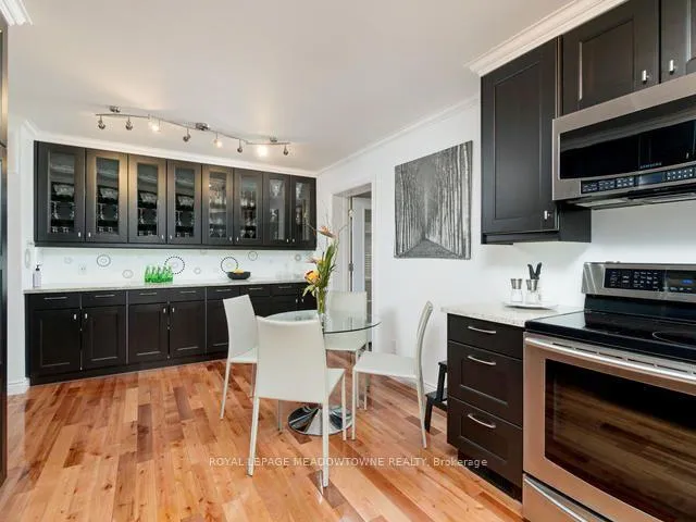 Photo 11 of 153 Delrex Boulevard, Halton Hills, Georgetown — HOMEH
