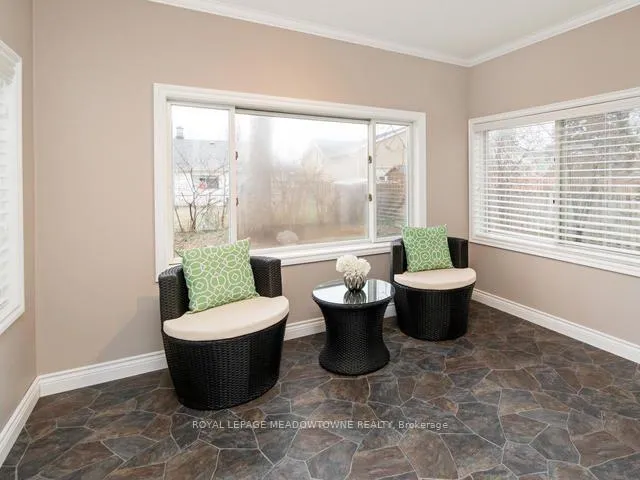 Photo 13 of 153 Delrex Boulevard, Halton Hills, Georgetown — HOMEH