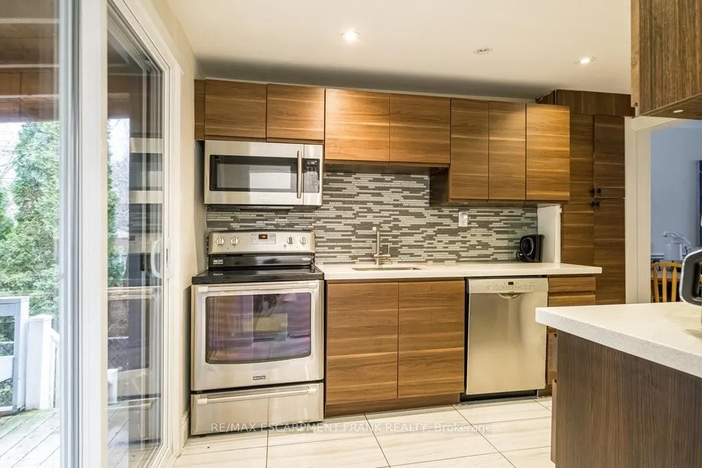 Photo 10 of 109 Royal Avenue, Hamilton, Ainslie Wood — HOMEH