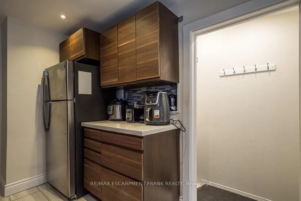 Photo 12 of 109 Royal Avenue, Hamilton, Ainslie Wood — HOMEH