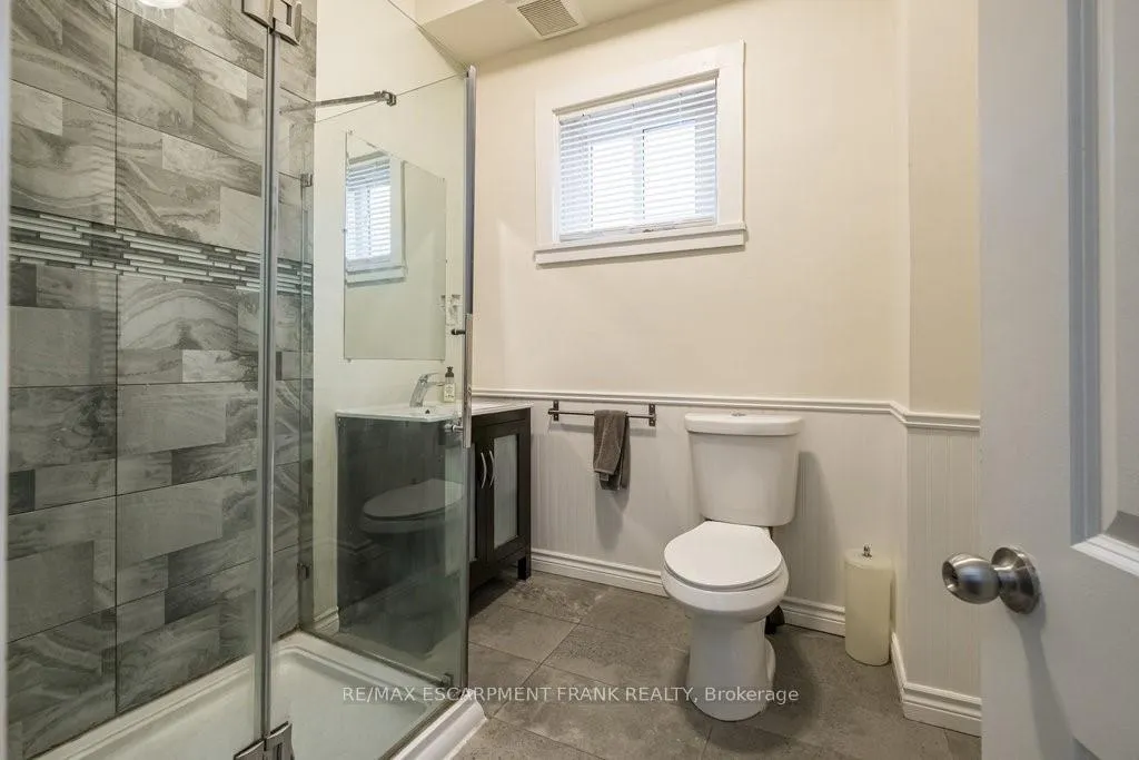 Photo 17 of 109 Royal Avenue, Hamilton, Ainslie Wood — HOMEH