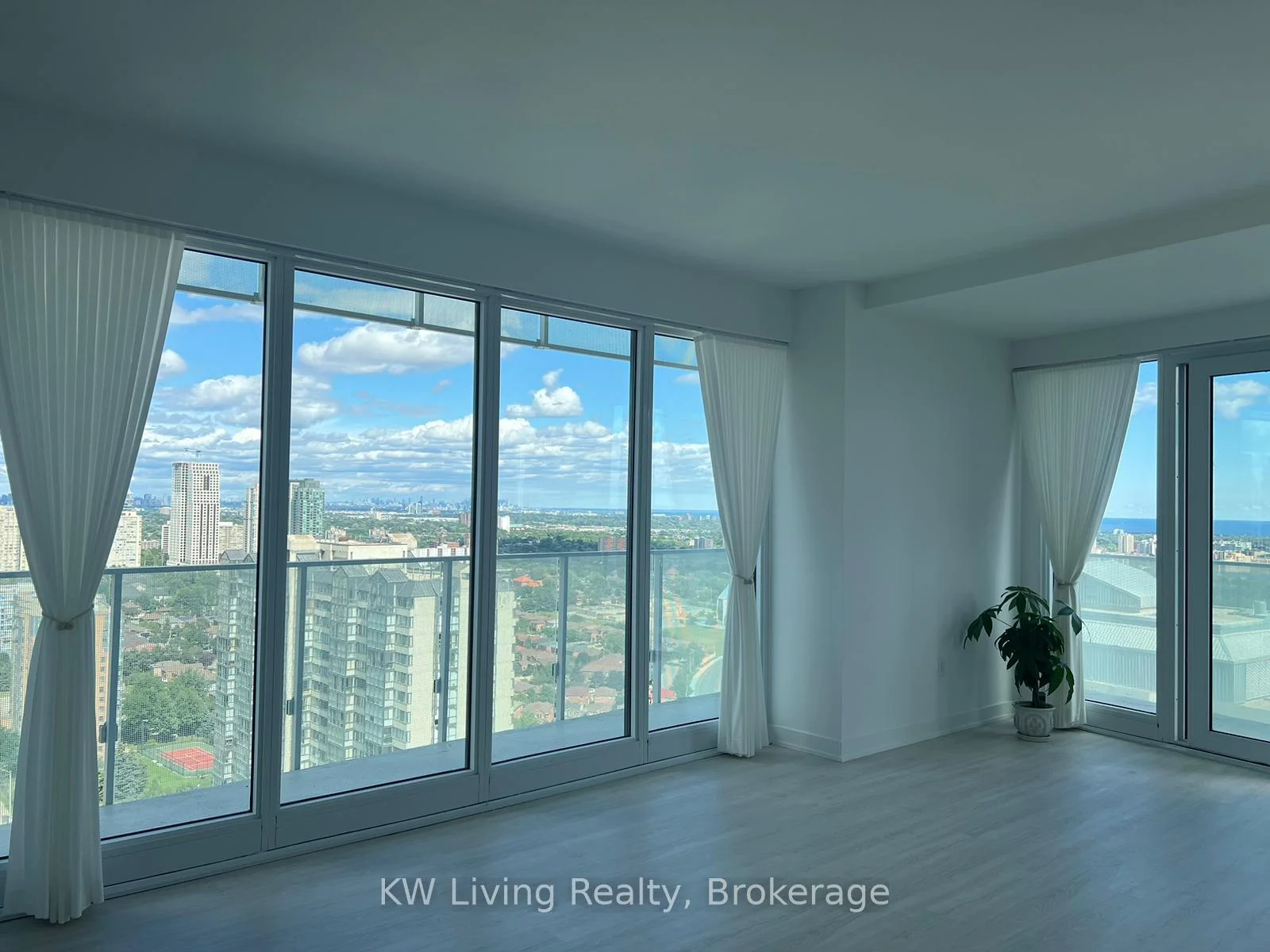 Photo 6 of Unit 2204, 3883 Quartz Road, Mississauga, Mississauga Valleys — HOMEH