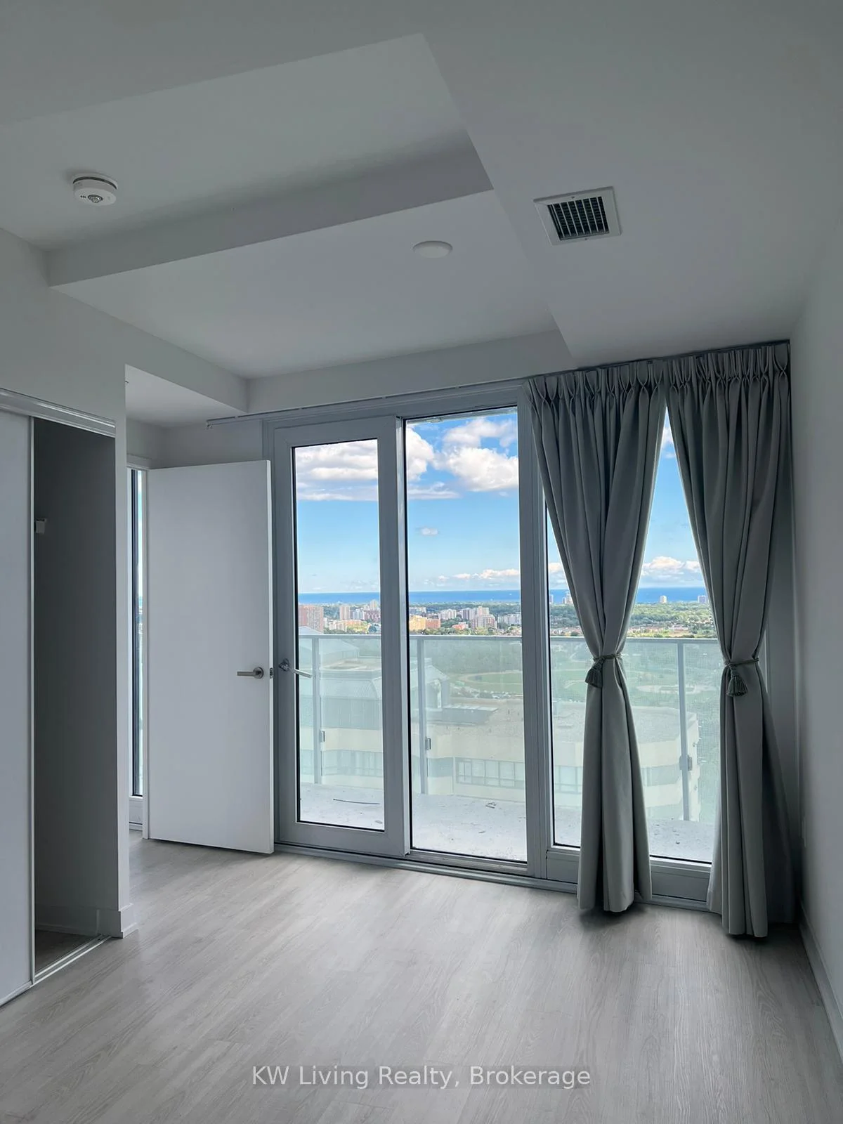 Photo 12 of Unit 2204, 3883 Quartz Road, Mississauga, Mississauga Valleys — HOMEH